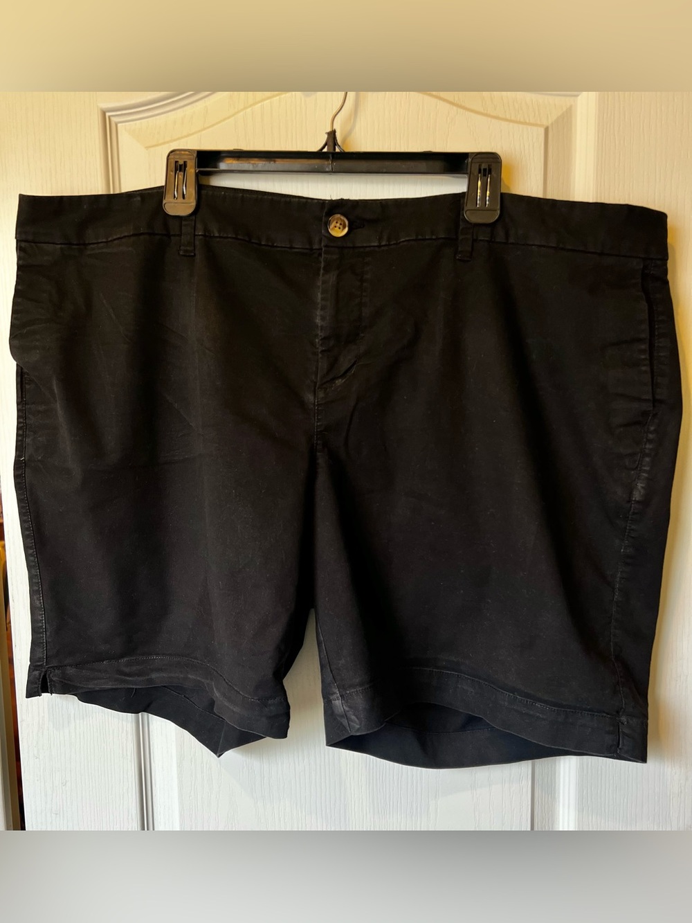Old Navy Black Flat-Front 22 Chino Shorts
